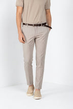 Dettaglio tasca pantalone chino uomo Milano Mason's beige chiaro in resca SS26