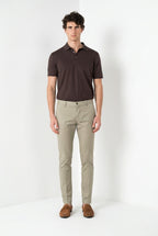 Milano pantalone chino uomo in gabardina stretch extra slim fit ①