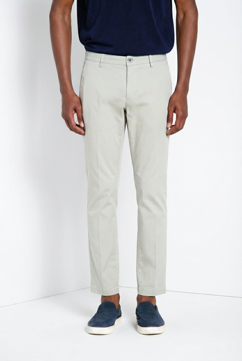 Milano pantalone chino uomo in gabardina stretch extra slim fit ①