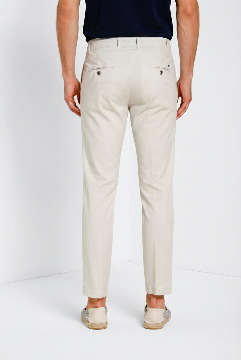 Milano pantalone chino uomo in gabardina stretch extra slim fit ①