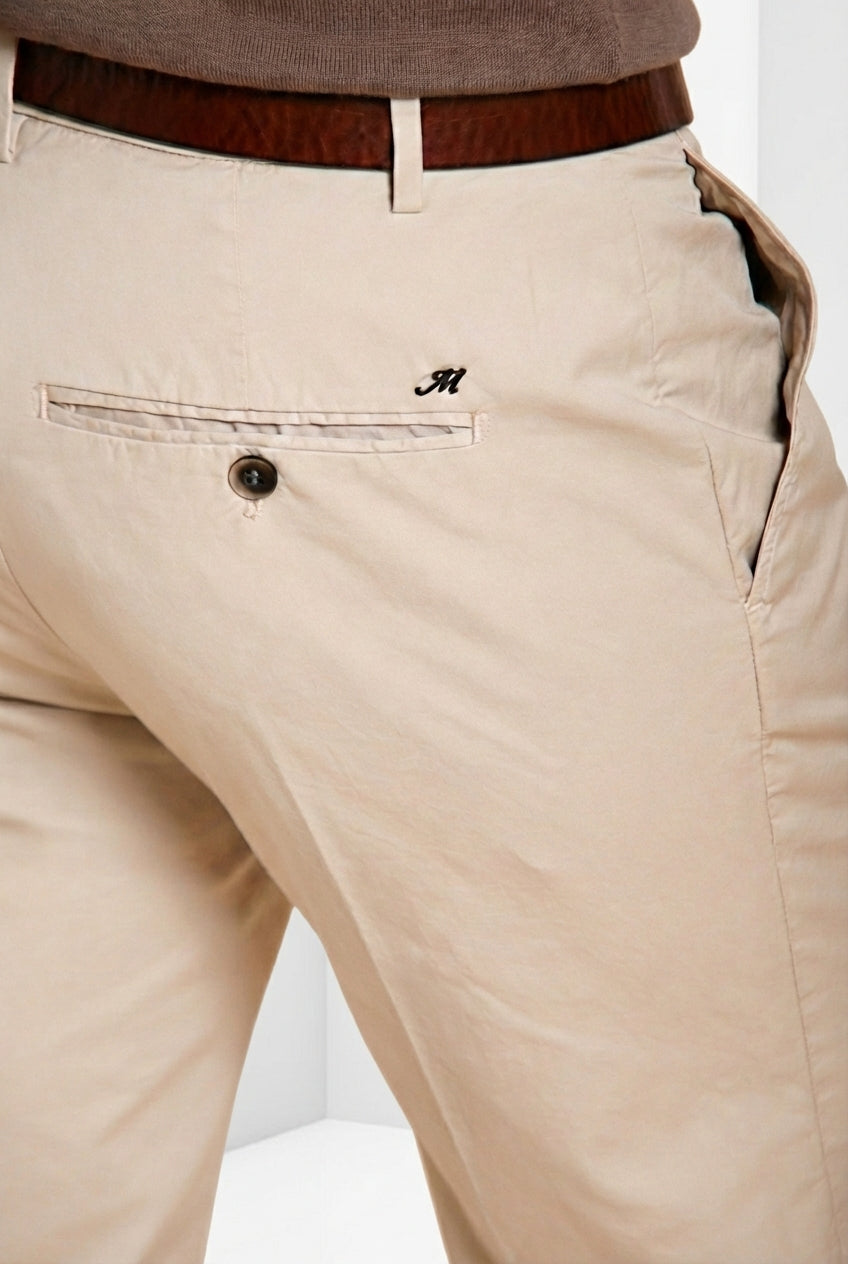 Pantalone chino uomo Milano Mason's beige chiaro in gabardina stretch slim fit - vista laterale SS26