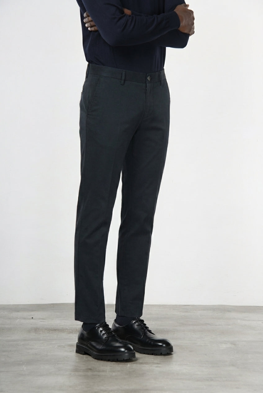 Milano pantalone chino uomo in gabardina stretch extra slim fit ①