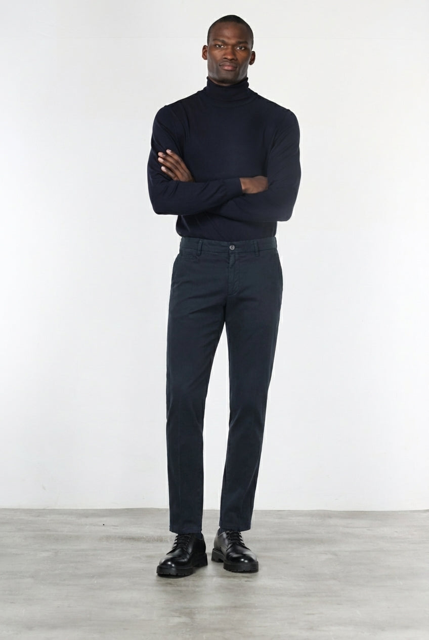 Milano pantalone chino uomo in gabardina stretch extra slim fit ①