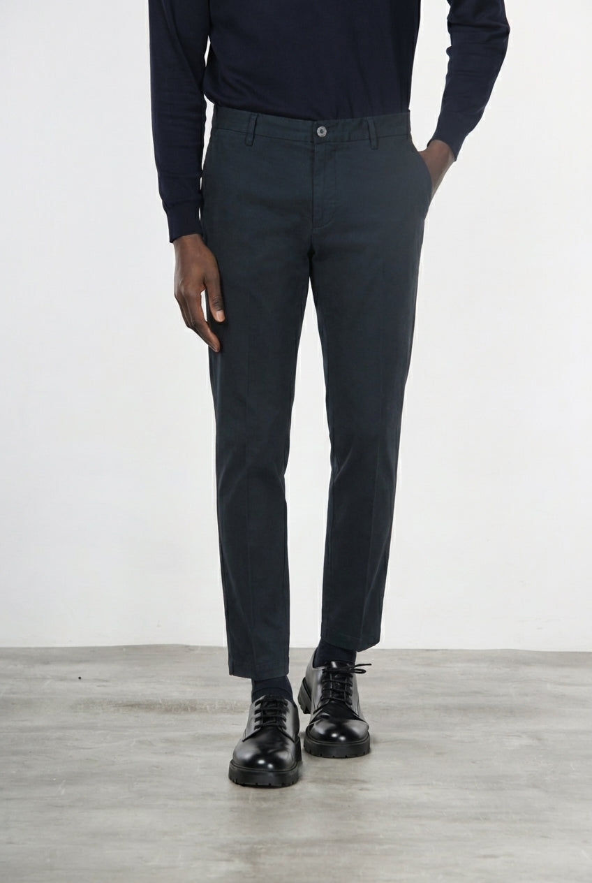 Milano pantalone chino uomo in gabardina stretch extra slim fit ①
