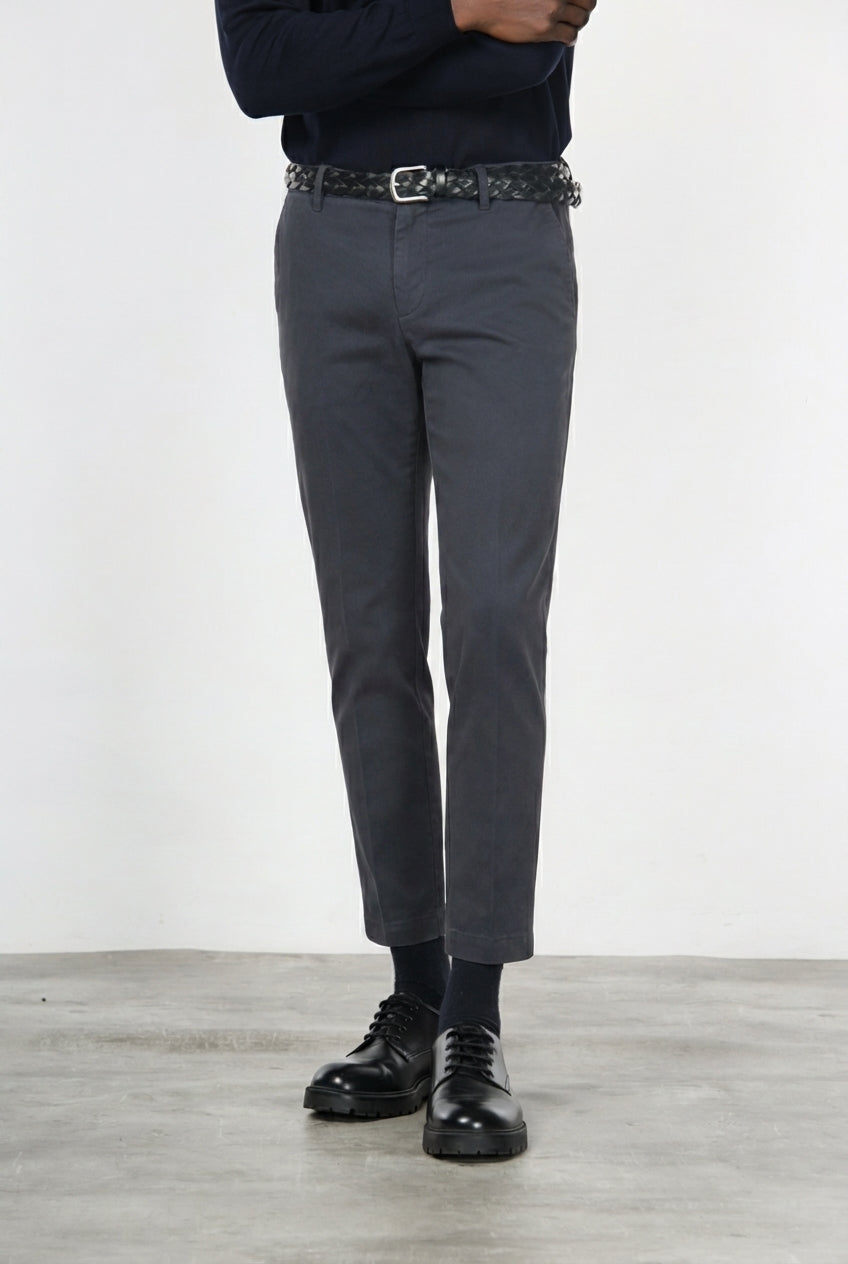Milano pantalone chino uomo in gabardina stretch extra slim fit ①