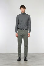 Milano pantalone chino uomo in gabardina stretch extra slim fit ①
