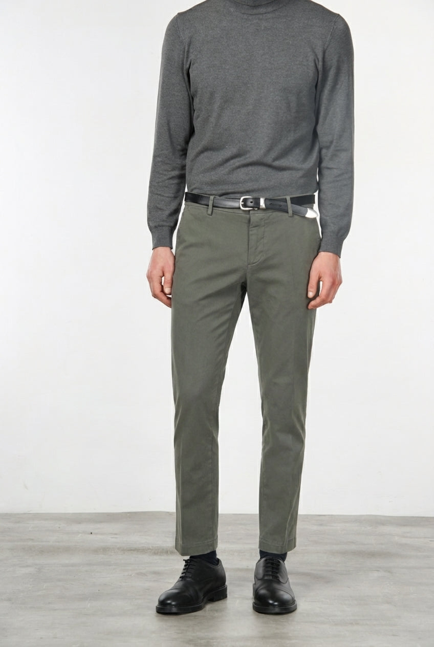 Milano pantalone chino uomo in gabardina stretch extra slim fit ①