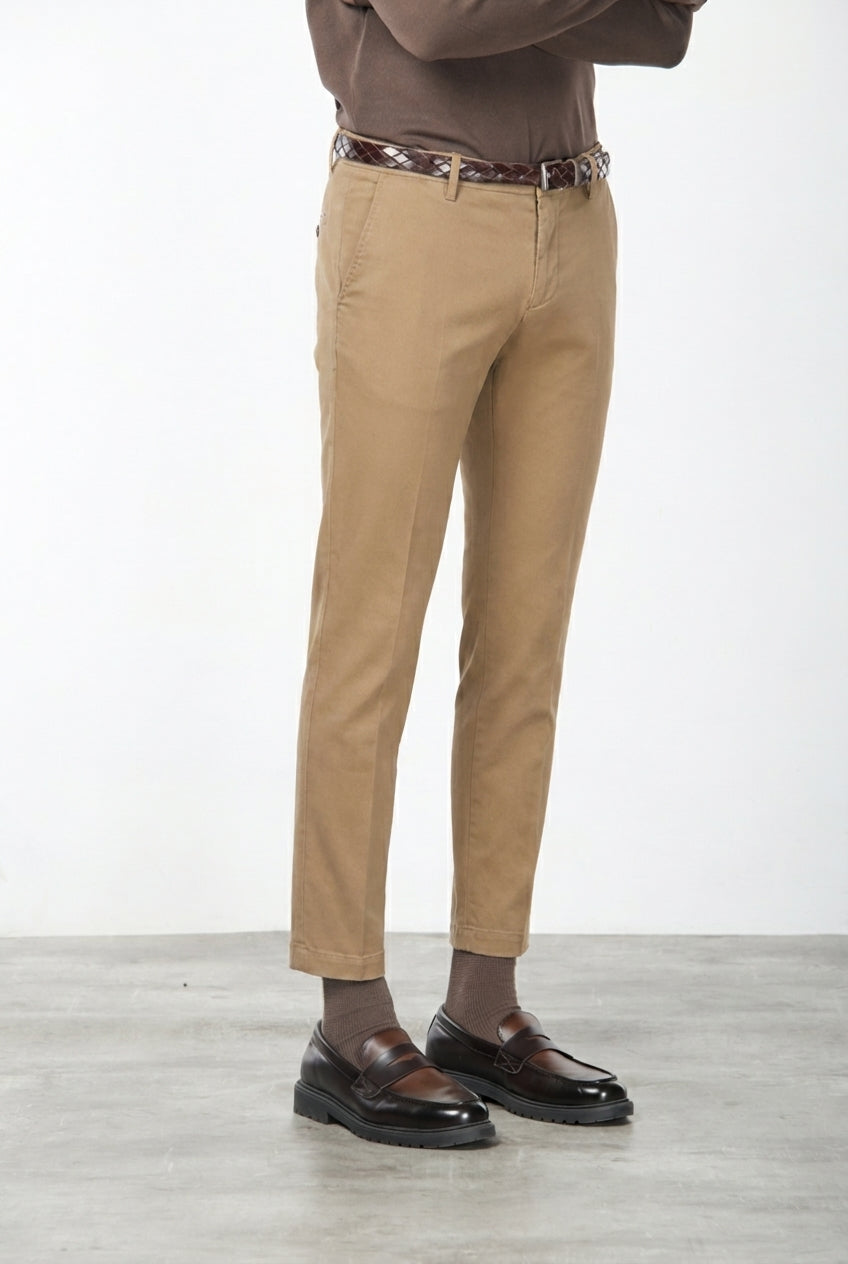 Milano pantalone chino uomo in gabardina stretch extra slim fit ①