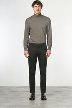 Milano pantalone chino uomo in gabardina stretch extra slim fit ①