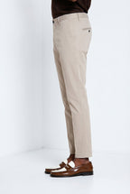 Osaka 1 Pinces pantalone chino uomo in raso di cotone e seta carrot fit ①