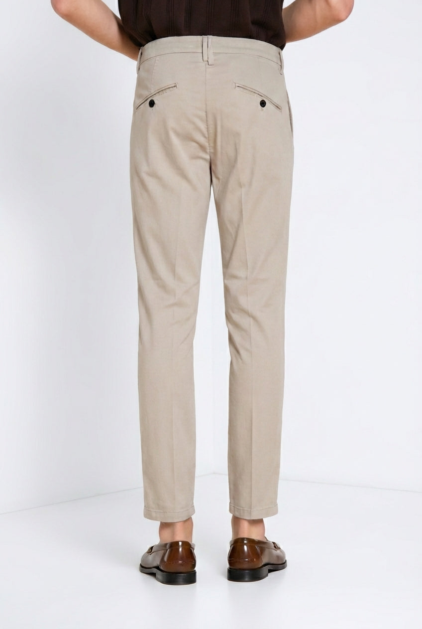 Osaka 1 Pinces pantalone chino uomo in raso di cotone e seta carrot fit ①