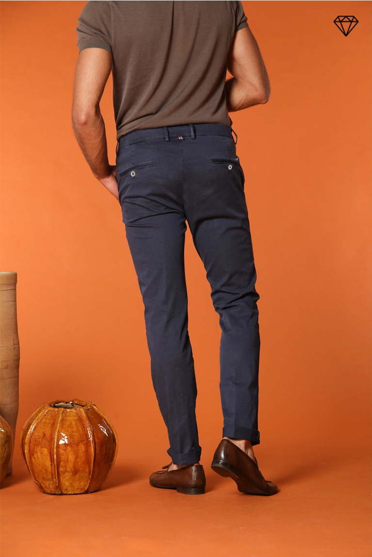 Torino Herren Chino Hose aus leichtem Baumwoll- und Lyocell-Tricot Slim Fit ①