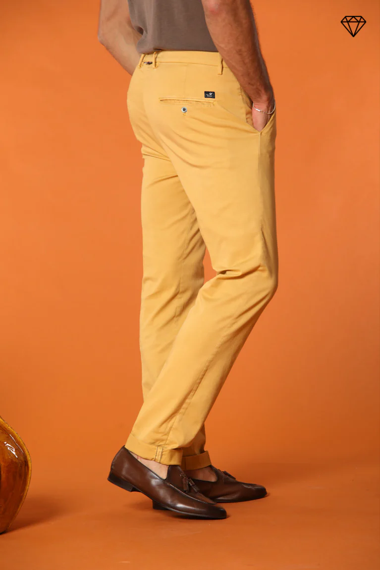 Torino Herren Chino Hose aus leichtem Baumwoll- und Lyocell-Tricot Slim Fit ①