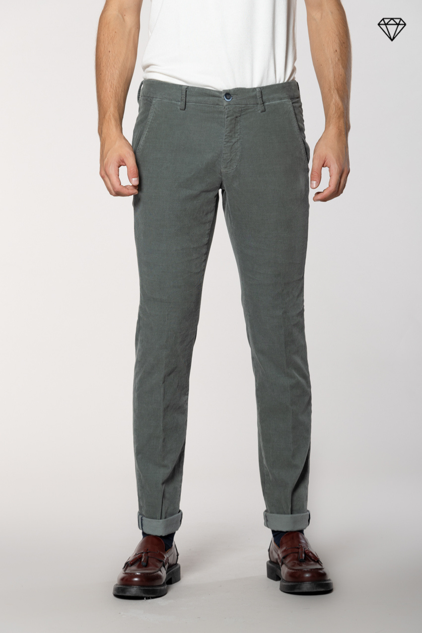 Torino Herren Chinohose aus 1500-Rippen-Samt Slim Fit ①