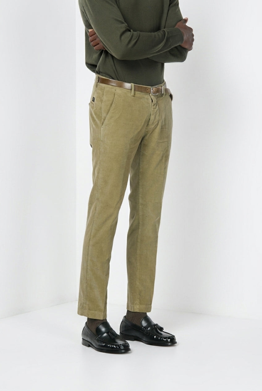 Torino men’s chino trousers in 1000-wale corduroy, slim fit ①