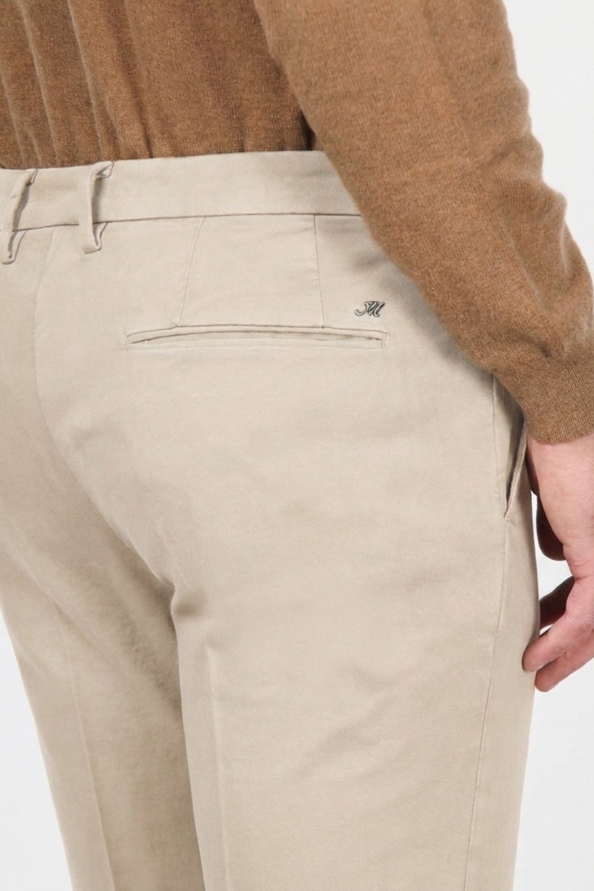 Torino Flex pantalón chino de hombre en raso slim fit ①
