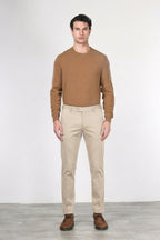 Torino Flex pantalón chino de hombre en raso slim fit ①
