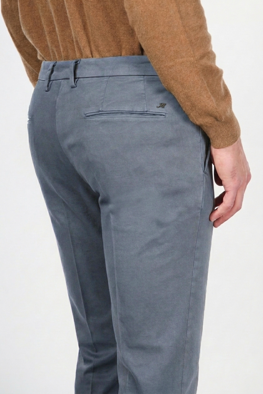 Torino Flex Chinohose für Herren aus Satin mit slim fit ①
