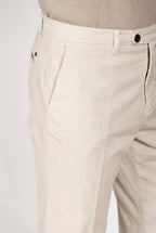 Dettaglio vita pantalone chino uomo Boston Mason's stucco in cavallery stretch SS26