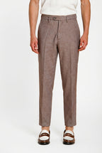 Dettaglio vita pantalone chino uomo Boston Mason's tortora in denim SS26