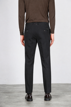 Paris pantalone chino uomo in tricotina stretch carrot fit ①