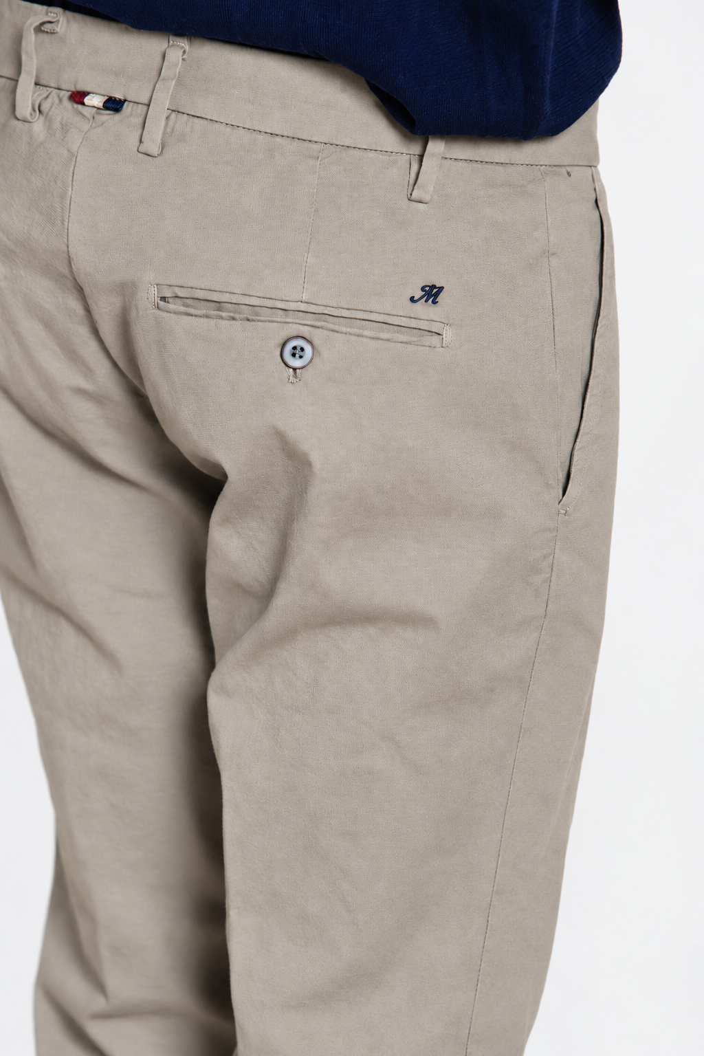 Milano pantalón chino hombre en gabardina stretch extra slim fit ①