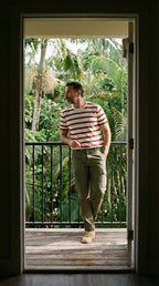 Pantalone cargo uomo Chile Mason's verde bosco in raso stretch slim fit, vista frontale su modello SS26